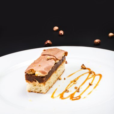 Karamel ile çikolata Layer Cake