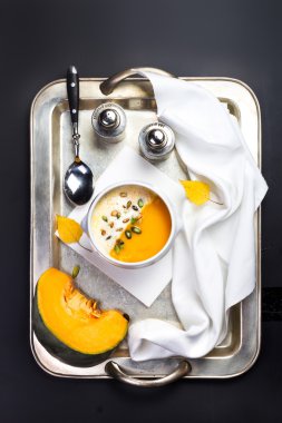 Kremalı balkabağı çorbası.