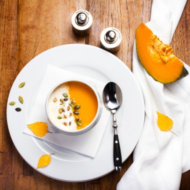 Kremalı balkabağı çorbası.