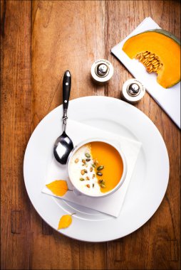 Sebze kremalı çorba.