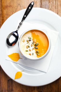 Kremalı balkabağı çorbası.