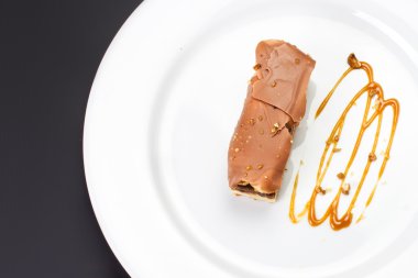 Karamel ile çikolata Layer Cake