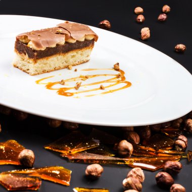 Karamel ile çikolata Layer Cake