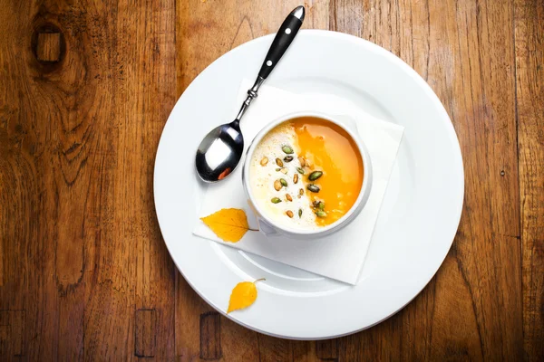 クリームとカボチャのスープ — ストック写真