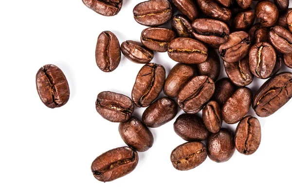 Brun kaffebönor isolerade — Stockfoto