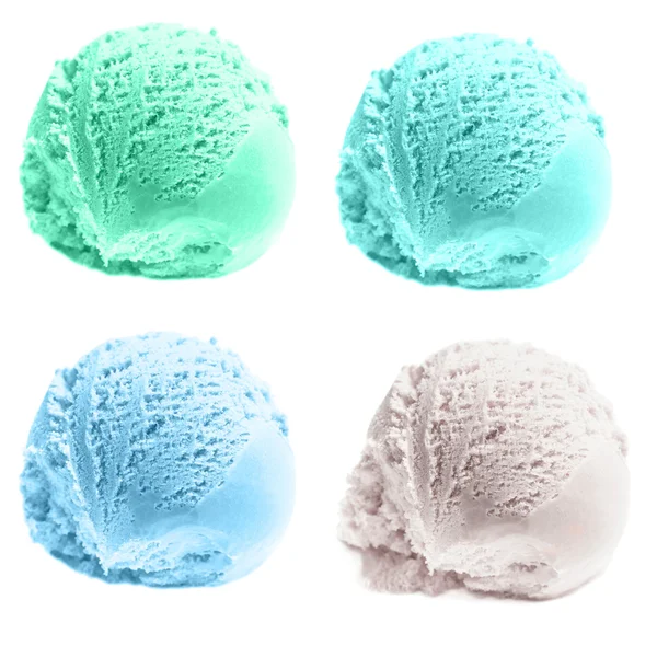 Vier geïsoleerde scoops van consumptie-ijs — Stockfoto
