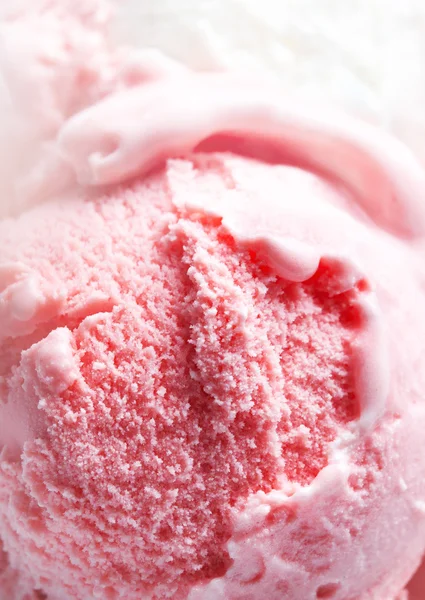 草莓冰淇淋球 — 图库照片