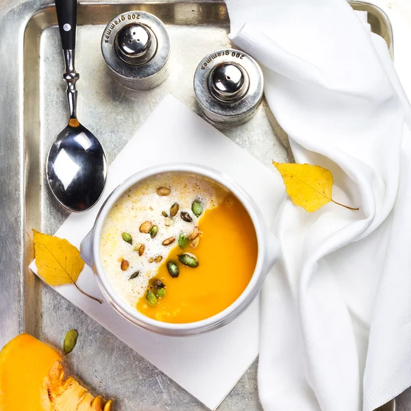 Zuppa di zucca con crema — Foto Stock