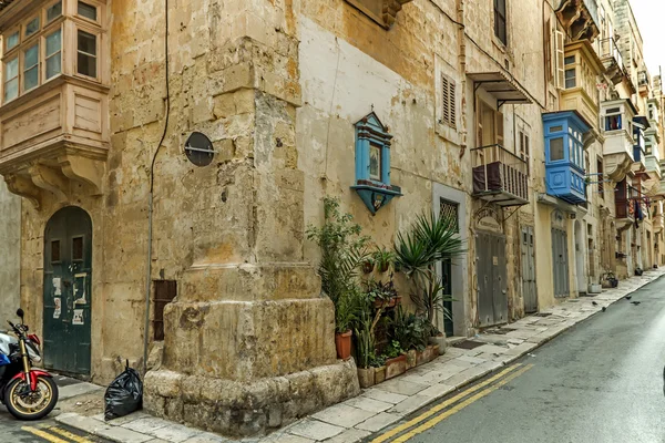 Máltai régi erkéllyel — Stock Fotó