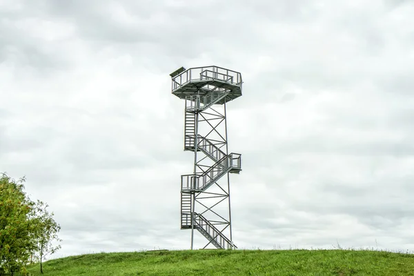 Yüksek metal kule — Stok fotoğraf