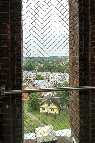 Eski kilise penceresinden görüntüle — Stok fotoğraf