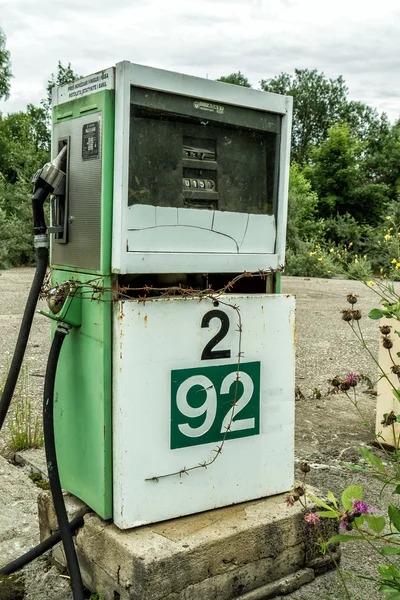 Bomba de posto de gasolina velho — Fotografia de Stock