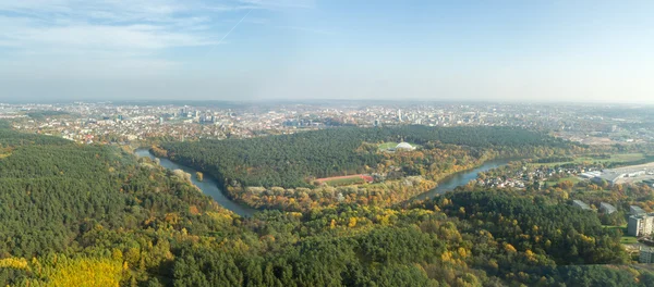 Панорамный город с телебашни — стоковое фото