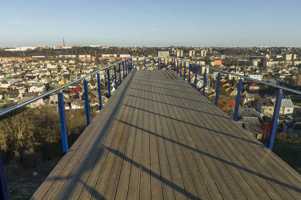 Brücke über die Stadt — Stockfoto