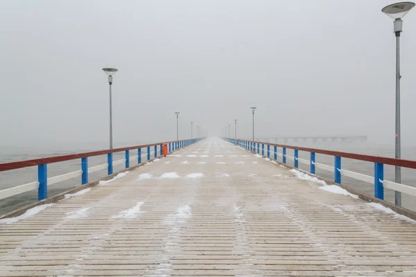 Bridge to the sea — Stock Photo, Image