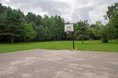 Basketbol oynamak