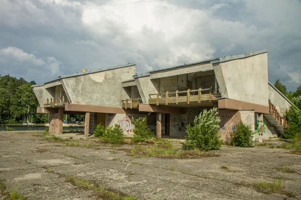 Destroyed sports complex building — Stock Photo, Image