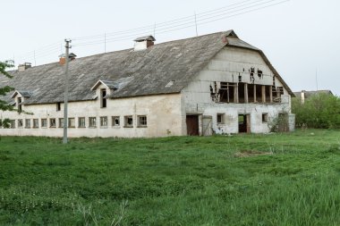 terk edilmiş çiftlik