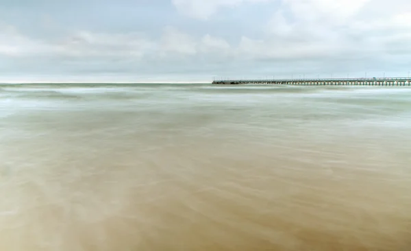 Brücke in Horizont — Stockfoto