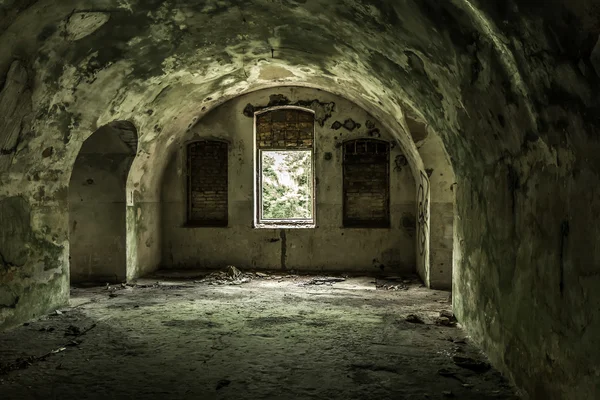 Instalações abandonadas forte — Fotografia de Stock