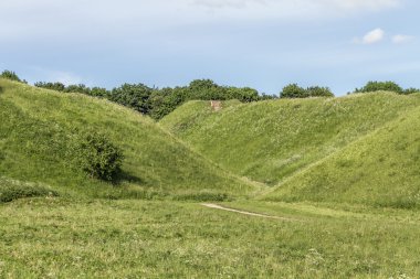 İki Mounds