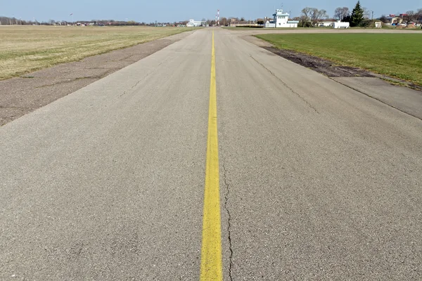 สนามบินรันเวย์ยาว — ภาพถ่ายสต็อก