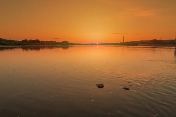 Puesta de sol en la confluencia de los ríos en Kaunas —  Fotos de Stock
