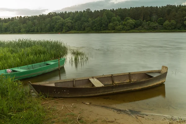 Barche in fiume — Foto Stock