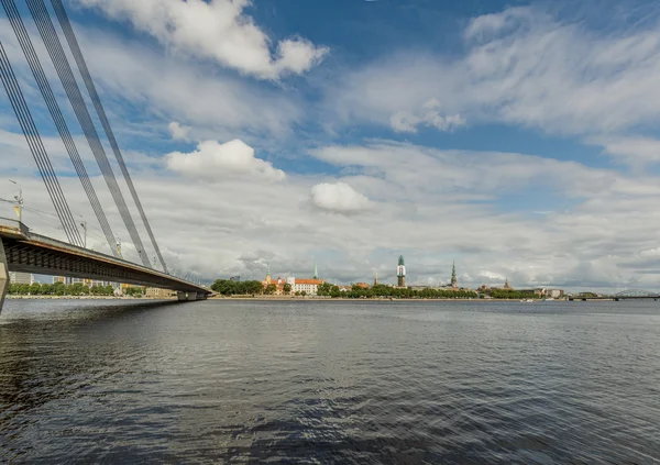 Del otro lado del río — Foto de Stock