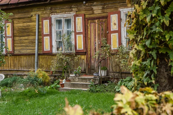 Rural house door — Stock Photo, Image