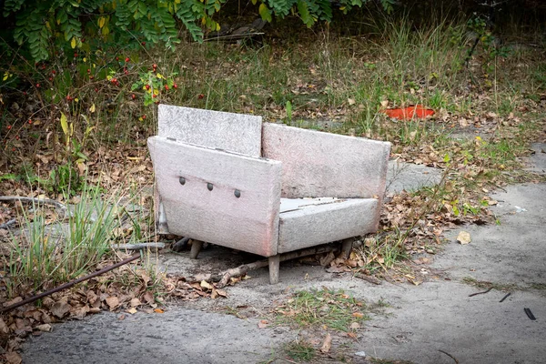 Uma Velha Cadeira Abandonada Rua Cidade Pripyat Zona Exclusão Chernobyl — Fotografia de Stock