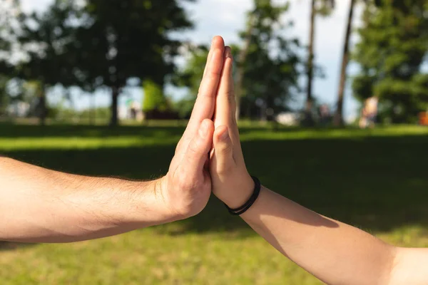 Father Giving High Five His Child Daughter Blurred Nature Outdoor — Stock Photo, Image