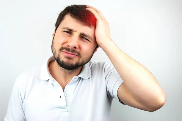 Hombre Barbudo Guapo Sosteniendo Cabeza Con Mano Sufriendo Dolor Cabeza — Foto de Stock