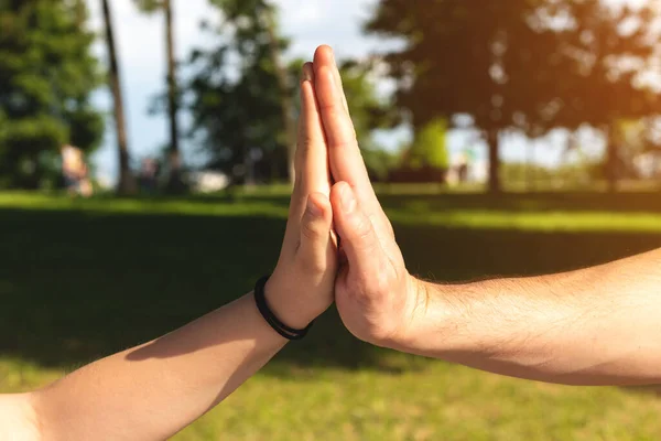 Father Giving High Five His Child Daughter Blurred Nature Outdoor — Stock Photo, Image