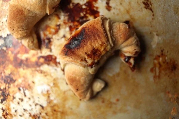 Dolci Croissant Cioccolato Attenzione Selettiva Sul Vecchio Sfondo Vintage Croissant — Foto Stock