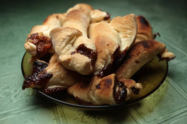 Dolci Croissant Cioccolato Attenzione Selettiva Sul Vecchio Sfondo Vintage Croissant — Foto Stock