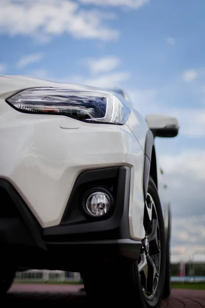 Bumper Frente Carro Esporte Branco Carro Está Estrada Elemento Para — Fotografia de Stock