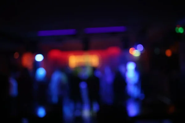 Θολή Φωτογραφία Της Συναυλιών Κόμμα Συναυλία Κόμμα Νύχτα Άνθρωποι Χορεύουν — Φωτογραφία Αρχείου