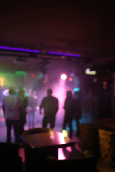 Θολή Φωτογραφία Της Συναυλιών Κόμμα Συναυλία Κόμμα Νύχτα Άνθρωποι Χορεύουν — Φωτογραφία Αρχείου