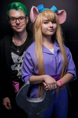 Kiev, Ukrayna - 20 Mayıs 2018: Comic Con, Ukrayna 'nın Kiev kentinde düzenlenen yıllık inek kültürü festivali. Kostümlü oyuncular. Marvel, DC Universe, bilgisayar oyunlarındaki karakterlerin kostümleri.