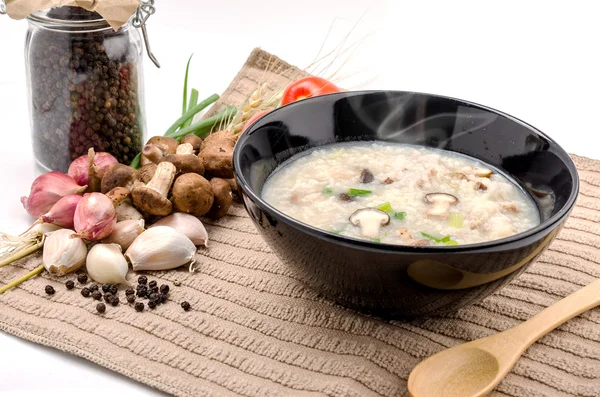 Carne de cerdo o papilla de arroz hervida —  Fotos de Stock