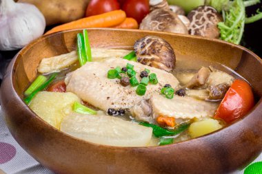 Sebzeli tavuk çorbası