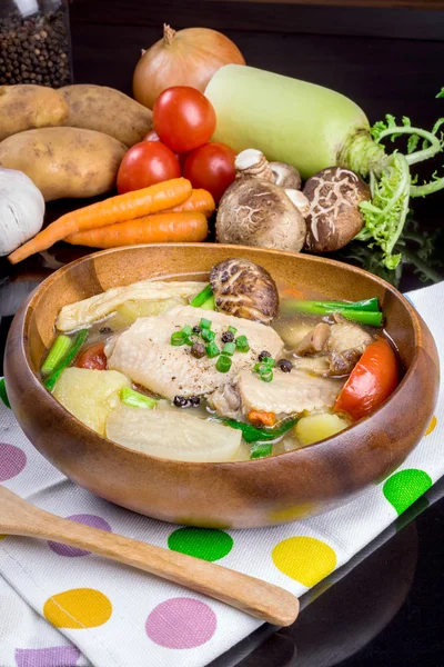 Sopa de pollo con verduras —  Fotos de Stock