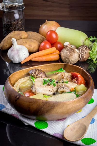 Sopa de pollo con verduras —  Fotos de Stock