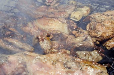 Kızarmış domuz eti. 