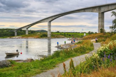 Saltstraumen akıntısı Norveç 'in Bodoe belediyesinde yer alan dünyanın en güçlü akıntılarından biridir. 