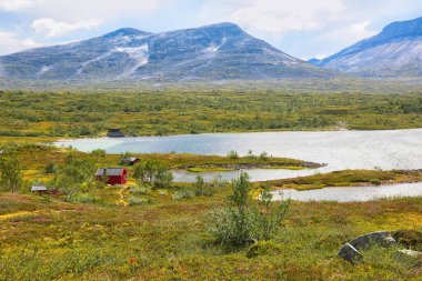 Tovatna Gölü Norveç 'in Trollheimen bölgesinde yer almaktadır. 