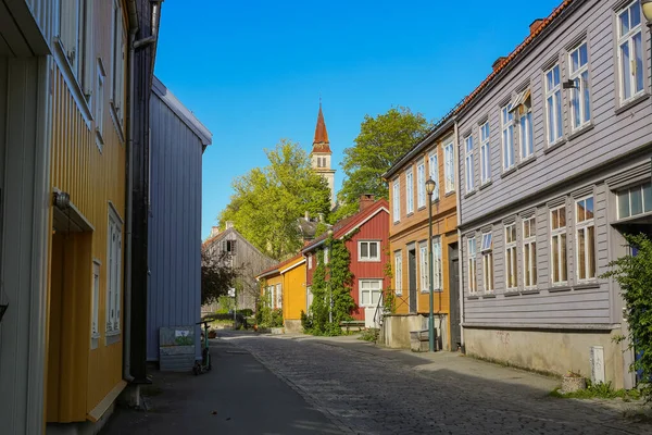 Die Straße Bakklandet Beliebtes Touristenviertel Der Norwegischen Stadt Trondheim — Stockfoto