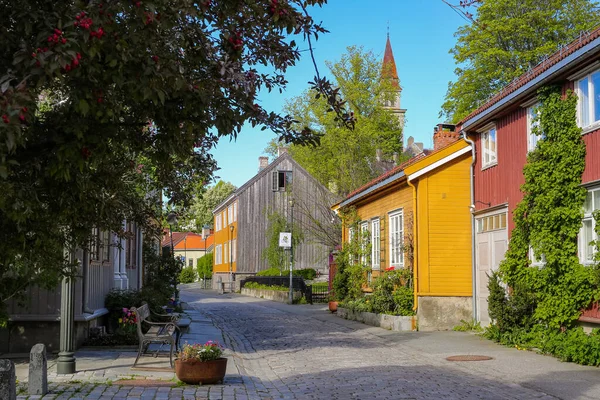 Die Straße Bakklandet Beliebtes Touristenviertel Der Norwegischen Stadt Trondheim — Stockfoto