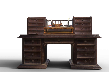 Bir sürü çekmecesi olan Gothik masası